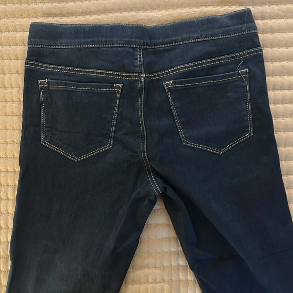 Jones Studio Jeans - Picture 3 of 5
